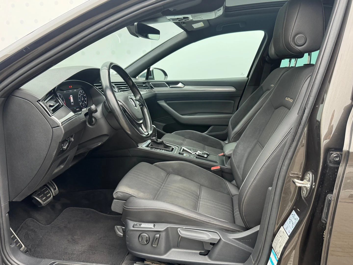 VW Passat 2.0TDI BMT 4MOTION - изображение 8 | Auto.bg VW Passat 2.0TDI BMT 4MOTION - изображение 8