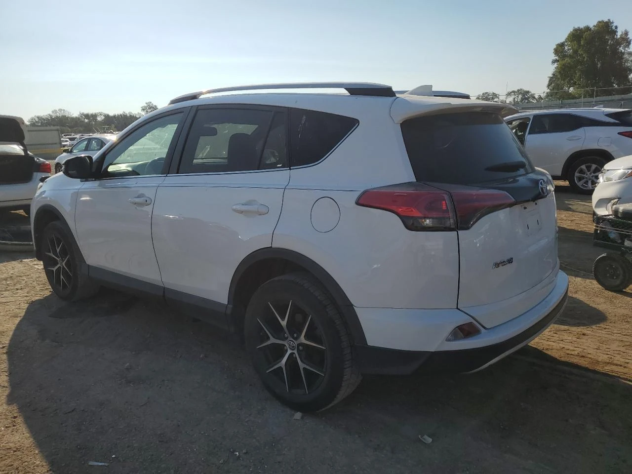 Toyota Rav4 SEL 2.5L 4X4 - изображение 3 | Auto.bg Toyota Rav4 SEL 2.5L 4X4 - изображение 3