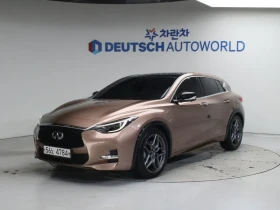 Infiniti Q30 2.0 EXCLUSIVE