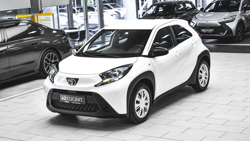 Toyota Aygo X PLAY 1.0 VVT-i - 17490 € - 62866390 1 | Car24.bg Toyota Aygo X PLAY 1.0 VVT-i - 17490 € - 62866390 1