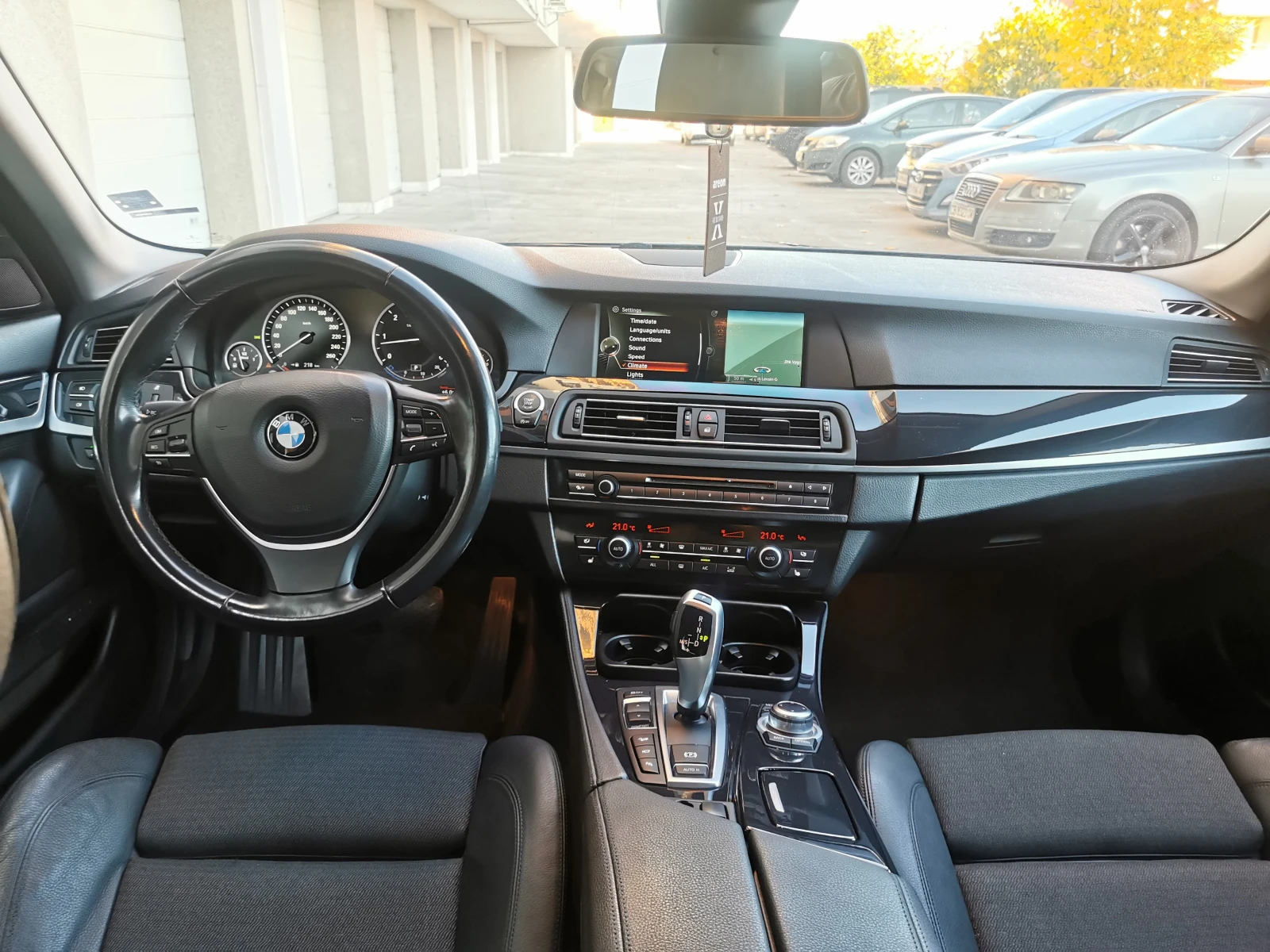 BMW 535 BMW 535 X-Drive* SoftClose* Night Vision* KEYLESS& - изображение 8 | Auto.bg BMW 535 BMW 535 X-Drive* SoftClose* Night Vision* KEYLESS& - изображение 8