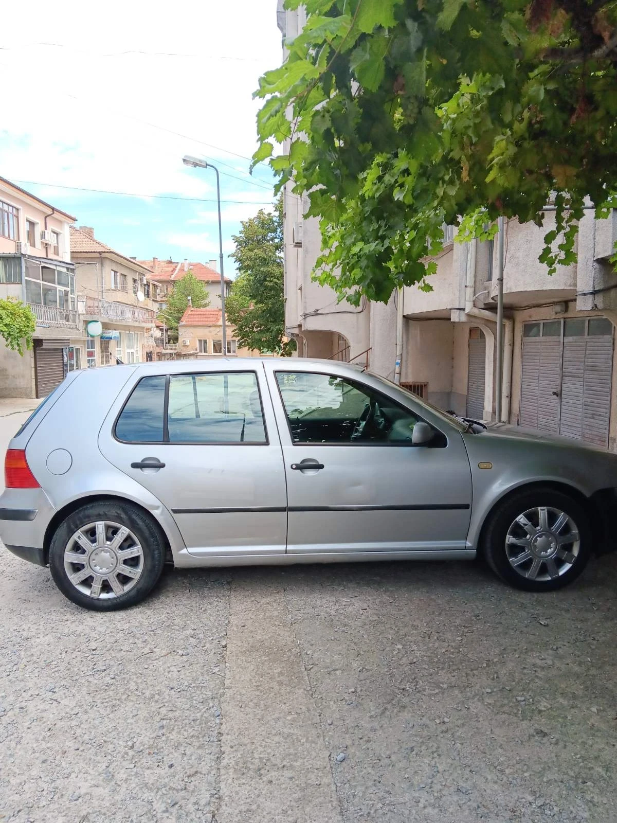 VW Golf 1.6 - изображение 3 | Auto.bg VW Golf 1.6 - изображение 3