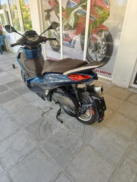 Piaggio Beverly 300Hpe | Auto.bg — изображение 3 Piaggio Beverly 300Hpe | Auto.bg — изображение 3