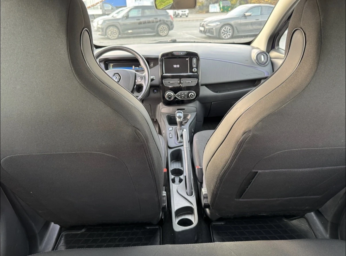 Renault Zoe Z.E. 40 R110 Iconic - изображение 8 | Auto.bg Renault Zoe Z.E. 40 R110 Iconic - изображение 8