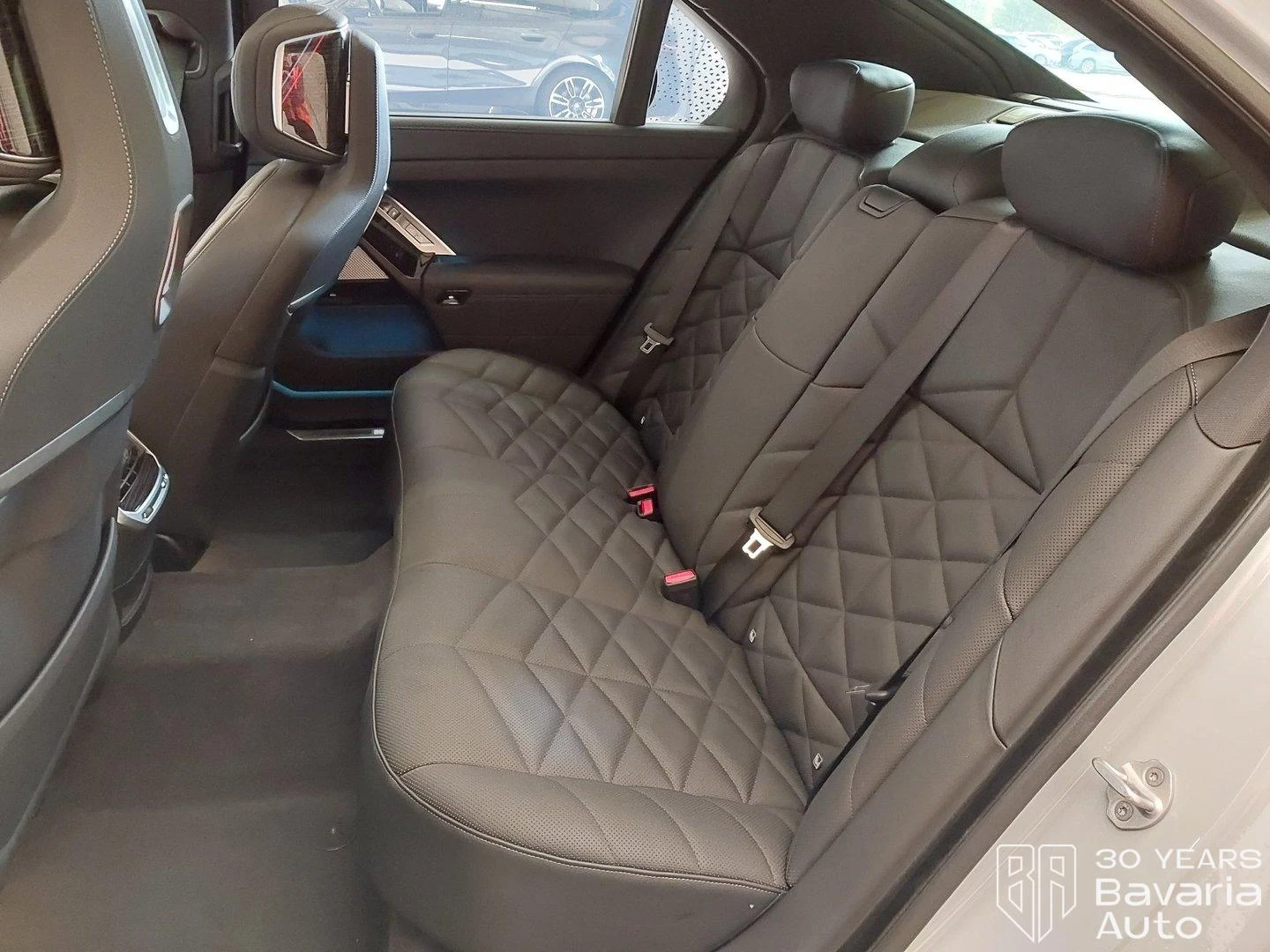 BMW 740 d xDrive M Sport Paket Sportautomatic - изображение 9 | Auto.bg BMW 740 d xDrive M Sport Paket Sportautomatic - изображение 9