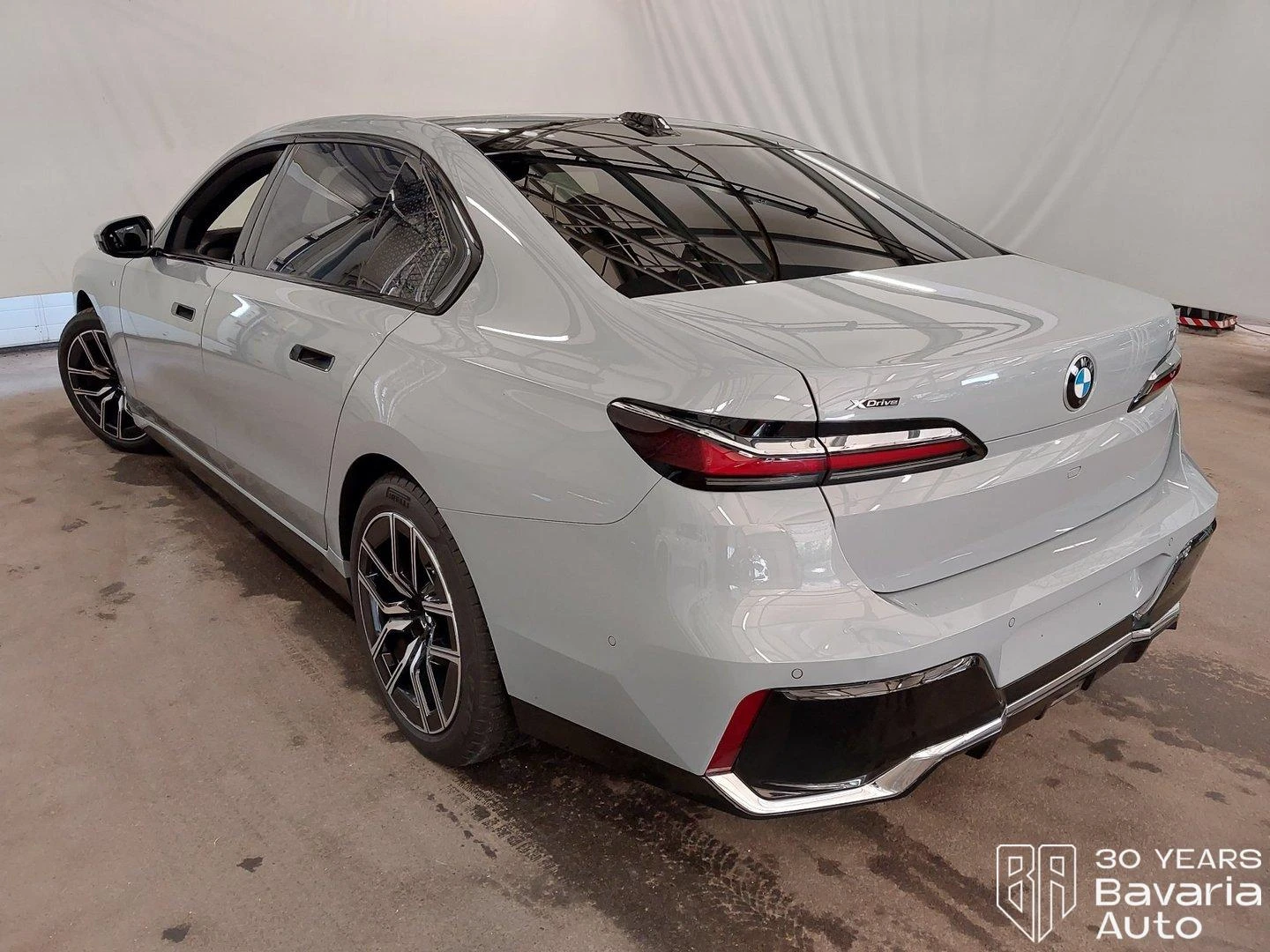 BMW 740 d xDrive M Sport Paket Sportautomatic - изображение 2 | Auto.bg BMW 740 d xDrive M Sport Paket Sportautomatic - изображение 2