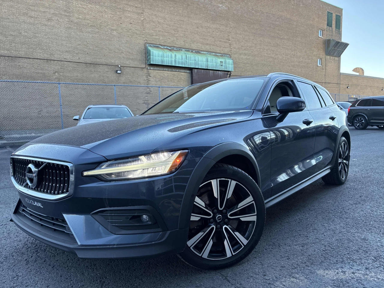 Volvo V60 Cross Country T5* AWD* ПОДГРЕВ* ПОДГРЕВ НА ВОЛАН | Auto.bg — изображение 1 Volvo V60 Cross Country T5* AWD* ПОДГРЕВ* ПОДГРЕВ НА ВОЛАН | Auto.bg — изображение 1