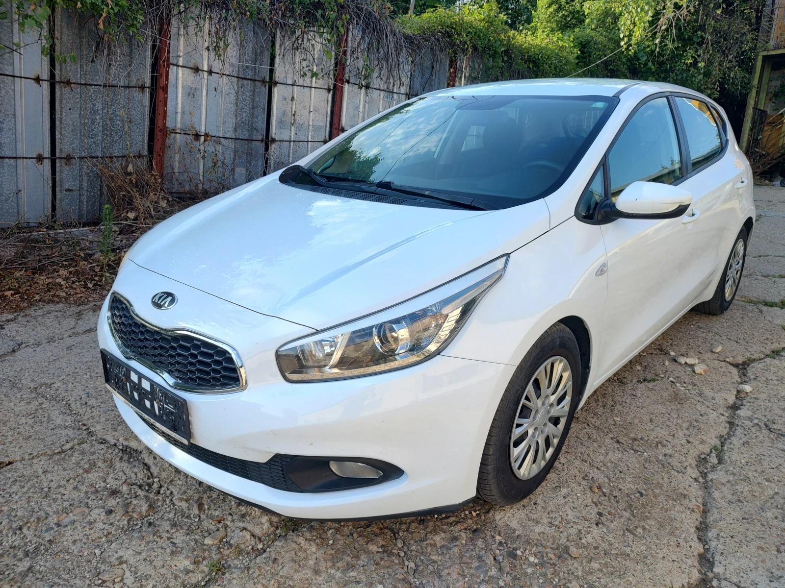 Kia Ceed 1.4i 16V | Auto.bg — изображение 1 Kia Ceed 1.4i 16V | Auto.bg — изображение 1