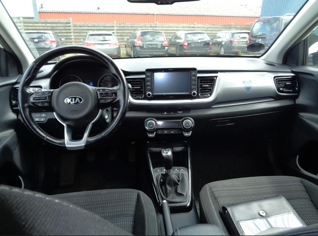 Kia Stonic 1.0 GDI  - изображение 4 | Auto.bg Kia Stonic 1.0 GDI  - изображение 4