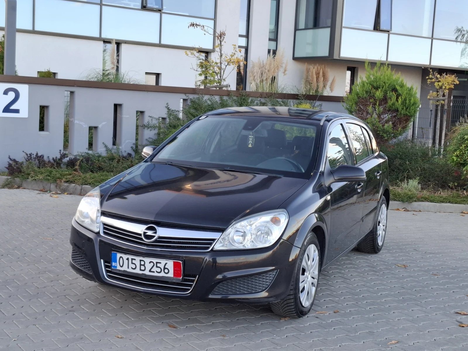 Opel Astra 1.9CDTI* (101кс)* * FACELIFT* * НОВ ВНОС* *  - изображение 2 | Auto.bg Opel Astra 1.9CDTI* (101кс)* * FACELIFT* * НОВ ВНОС* *  - изображение 2