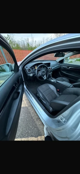 Mercedes-Benz 220 undefined | Auto.bg — изображение 3 Mercedes-Benz 220 undefined | Auto.bg — изображение 3