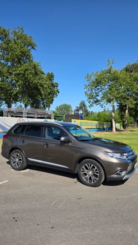 Mitsubishi Outlander 2.0, Европейска, от представит. Балкан Стар, 4х4 | Auto.bg — изображение 3 Mitsubishi Outlander 2.0, Европейска, от представит. Балкан Стар, 4х4 | Auto.bg — изображение 3