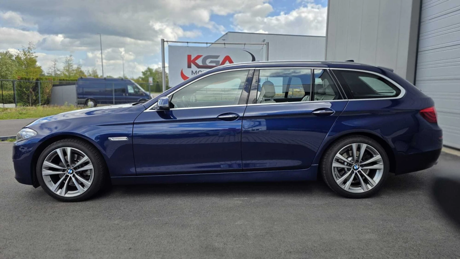 BMW 520 BMW 5 Series Touring 520 Luxury - xDrive - изображение 5 | Auto.bg BMW 520 BMW 5 Series Touring 520 Luxury - xDrive - изображение 5