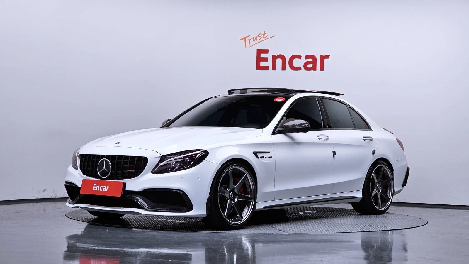 Mercedes-Benz C 63 AMG S* CARBON* PANO* 360* HUD* PPF* СОБСТВЕН ЛИЗИНГ | Auto.bg — изображение 1 Mercedes-Benz C 63 AMG S* CARBON* PANO* 360* HUD* PPF* СОБСТВЕН ЛИЗИНГ | Auto.bg — изображение 1