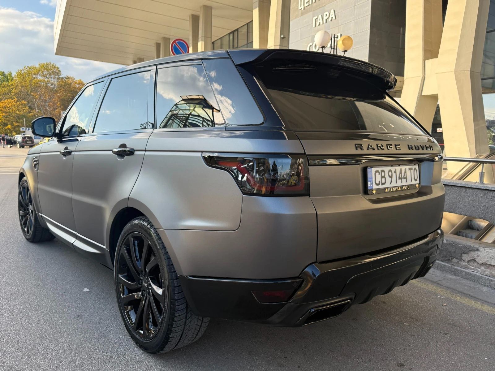 Land Rover Range Rover Sport 6 МЕСЕЦА ГАРАНЦИЯ/3.0D Autobiography 258к.с. - изображение 3 | Auto.bg Land Rover Range Rover Sport 6 МЕСЕЦА ГАРАНЦИЯ/3.0D Autobiography 258к.с. - изображение 3