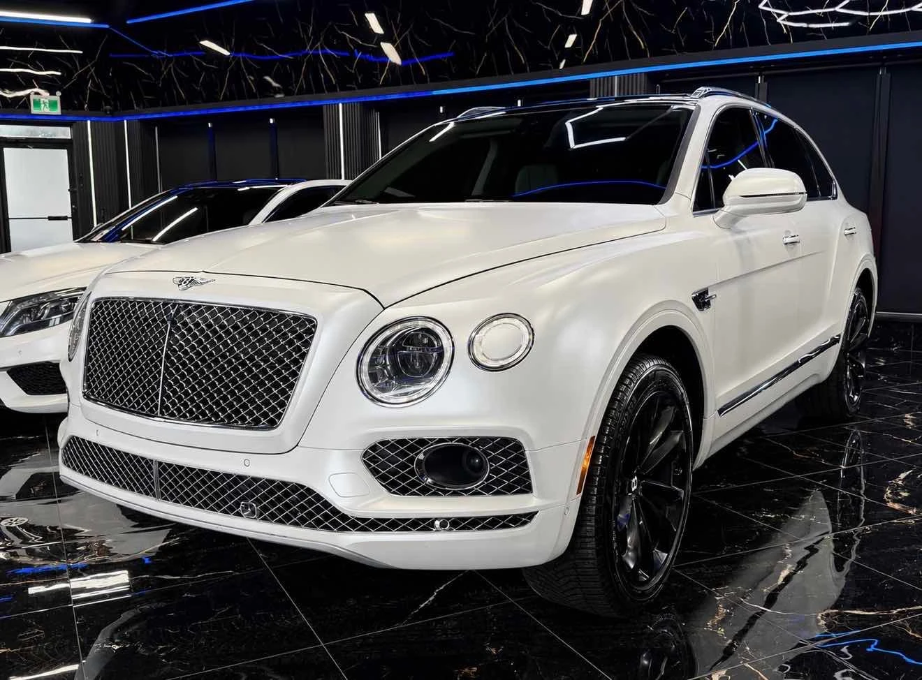 Bentley Bentayga * W12 * CARFAX * ОПЦИЯ ЗА ФИНАНСИРАНЕ | Auto.bg — изображение 1 Bentley Bentayga * W12 * CARFAX * ОПЦИЯ ЗА ФИНАНСИРАНЕ | Auto.bg — изображение 1