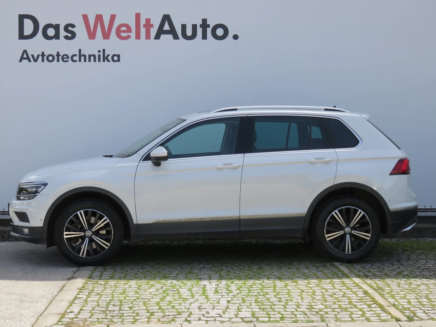 VW Tiguan Highline 2.0TSI 4MOTION BMT - изображение 3 | Auto.bg VW Tiguan Highline 2.0TSI 4MOTION BMT - изображение 3