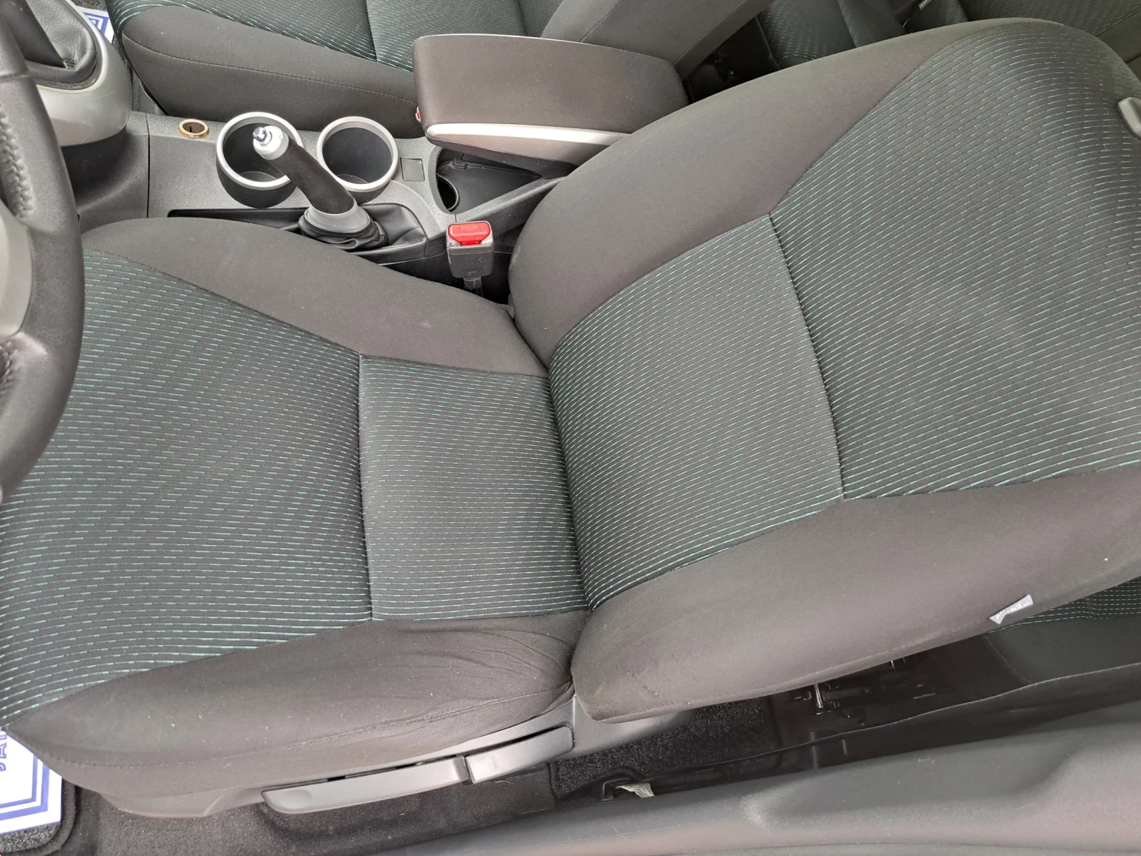 Toyota Verso 1.8i * 147k.c.* NAVI* Като нова* Сервизна история - изображение 8 | Auto.bg Toyota Verso 1.8i * 147k.c.* NAVI* Като нова* Сервизна история - изображение 8