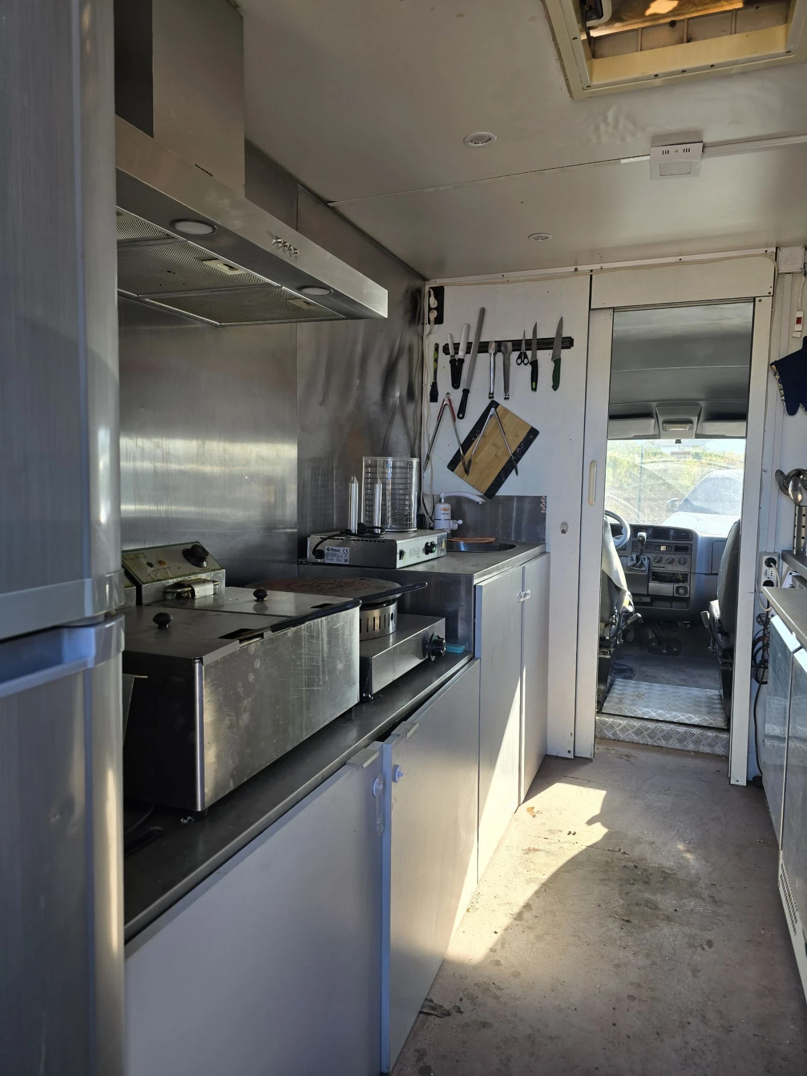 Fiat Ducato Скара, подвижен fast food - изображение 5 | Auto.bg Fiat Ducato Скара, подвижен fast food - изображение 5