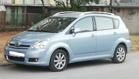 Обява за продажба на Toyota Corolla verso ~8 800 лв. - изображение 1