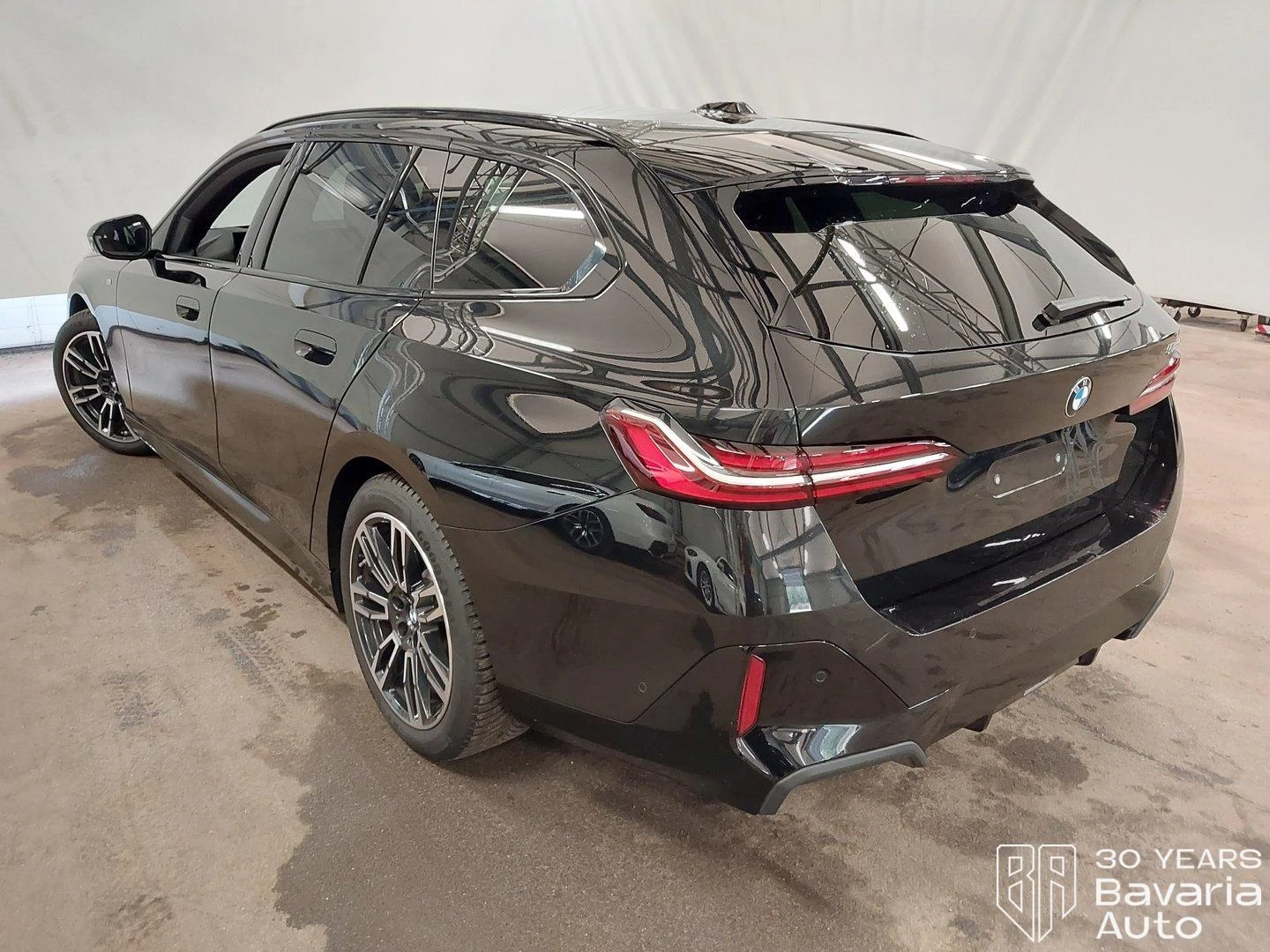 BMW 520 d Touring M Sport Paket Steptronic - изображение 2 | Auto.bg BMW 520 d Touring M Sport Paket Steptronic - изображение 2