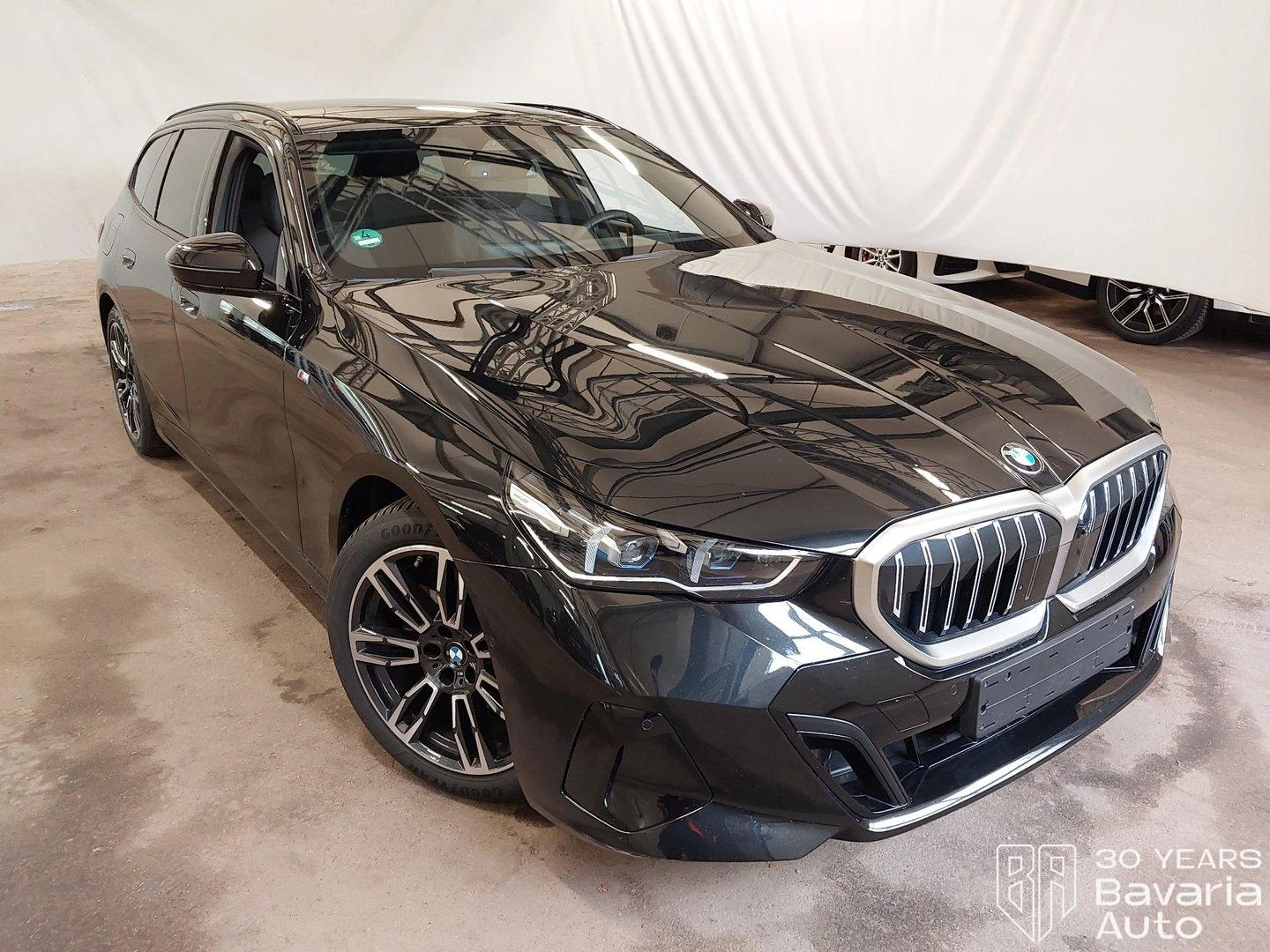 BMW 520 d Touring M Sport Paket Steptronic - изображение 4 | Auto.bg BMW 520 d Touring M Sport Paket Steptronic - изображение 4