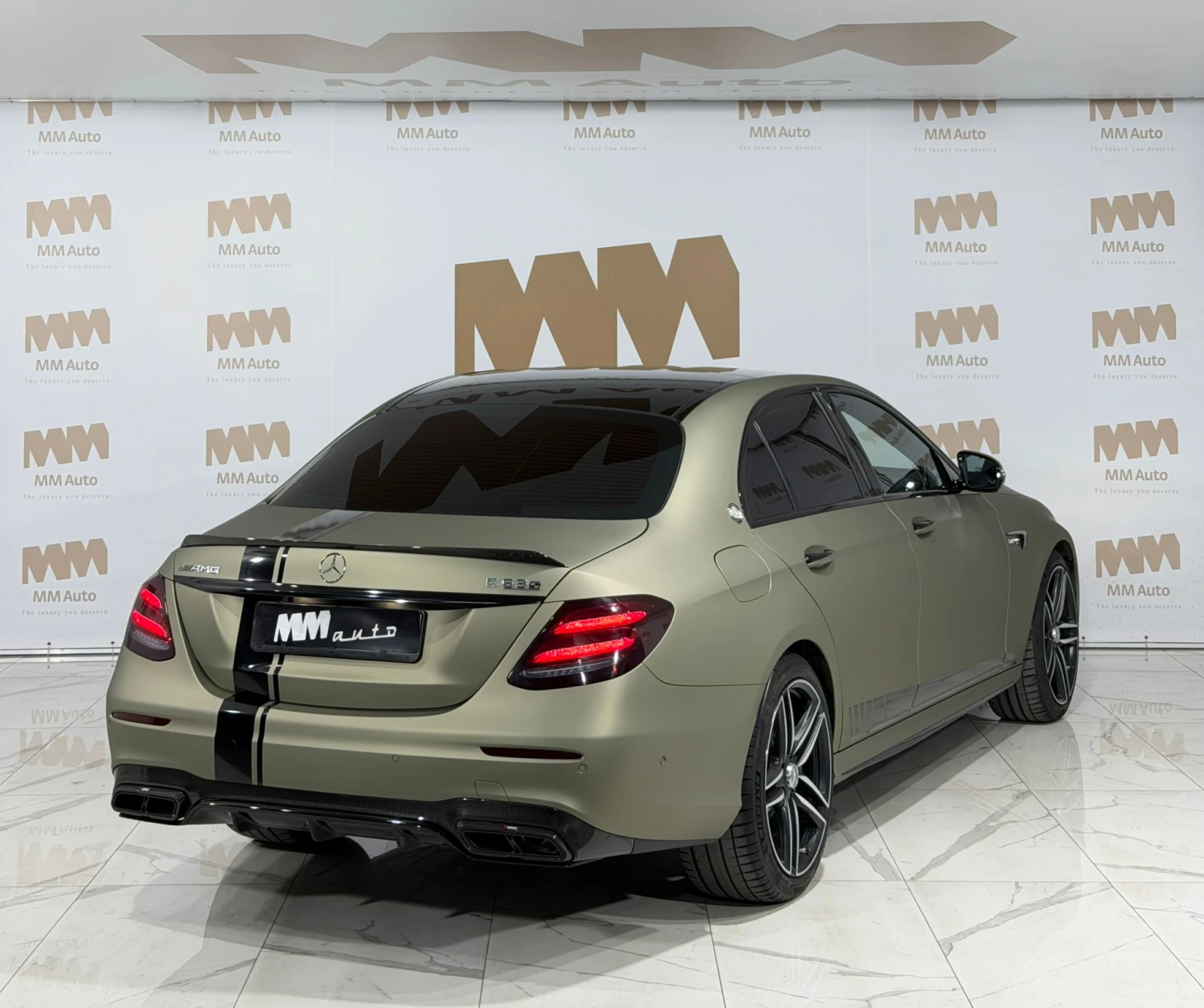 Mercedes-Benz E 63 AMG 4M* Ceramic* Carbon* HuD* Burmester4D* Pano* 360 - изображение 2 | Auto.bg Mercedes-Benz E 63 AMG 4M* Ceramic* Carbon* HuD* Burmester4D* Pano* 360 - изображение 2