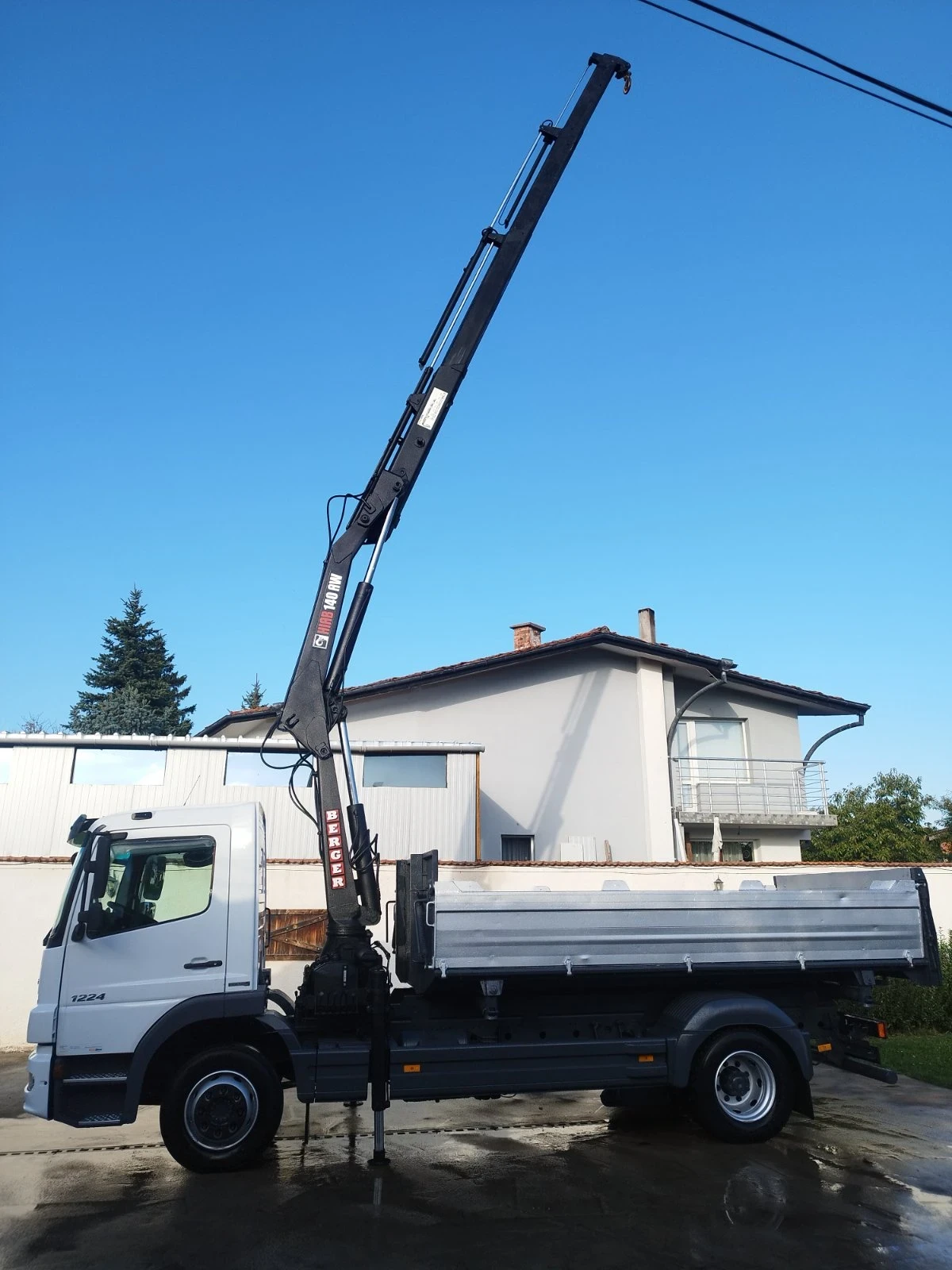 Mercedes-Benz Atego 1224 Тристранен самосвал с Кран ХИАБ 140 КЛИМАТИК  - изображение 2 | Auto.bg Mercedes-Benz Atego 1224 Тристранен самосвал с Кран ХИАБ 140 КЛИМАТИК  - изображение 2