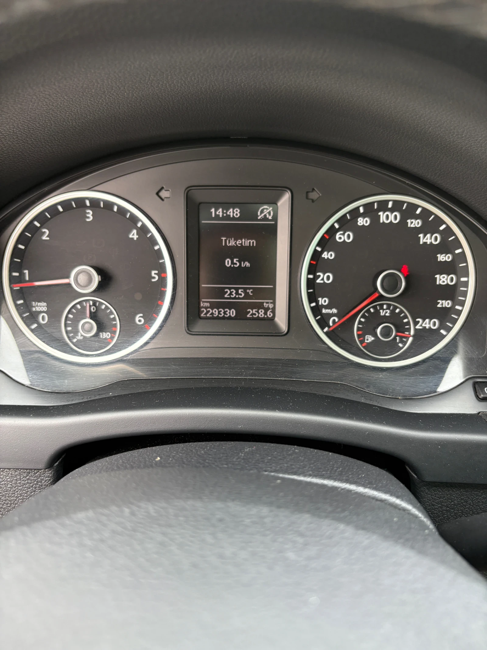 VW Tiguan 2.0 TDI СПОРТ ЛЕД ПАНО ФУЛ СЕРВИЗ !!!!! - изображение 8 | Auto.bg VW Tiguan 2.0 TDI СПОРТ ЛЕД ПАНО ФУЛ СЕРВИЗ !!!!! - изображение 8