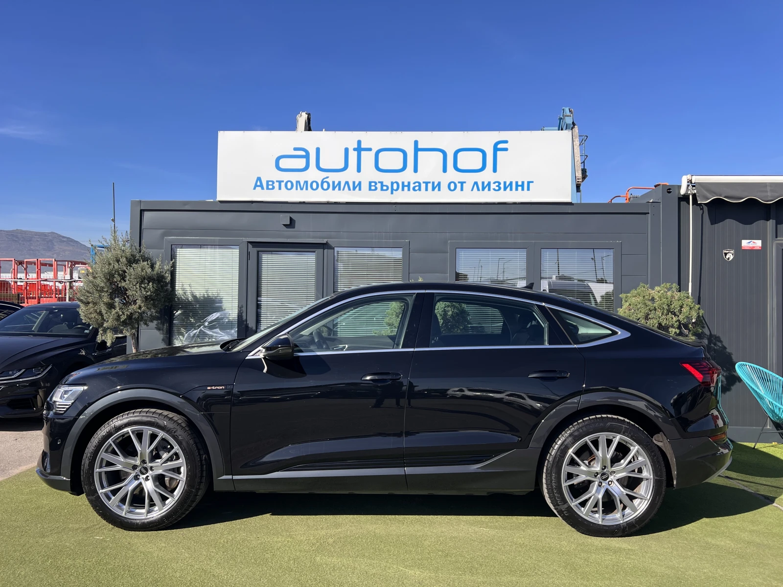Audi E-Tron Sportback/55/408К.С./95kWh/Quattro - изображение 2 | Auto.bg Audi E-Tron Sportback/55/408К.С./95kWh/Quattro - изображение 2