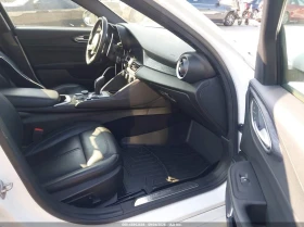 Alfa Romeo Giulia Подгрев на седалките, Apple CarPlay, LED Фарове | Auto.bg — изображение 8 Alfa Romeo Giulia Подгрев на седалките, Apple CarPlay, LED Фарове | Auto.bg — изображение 8