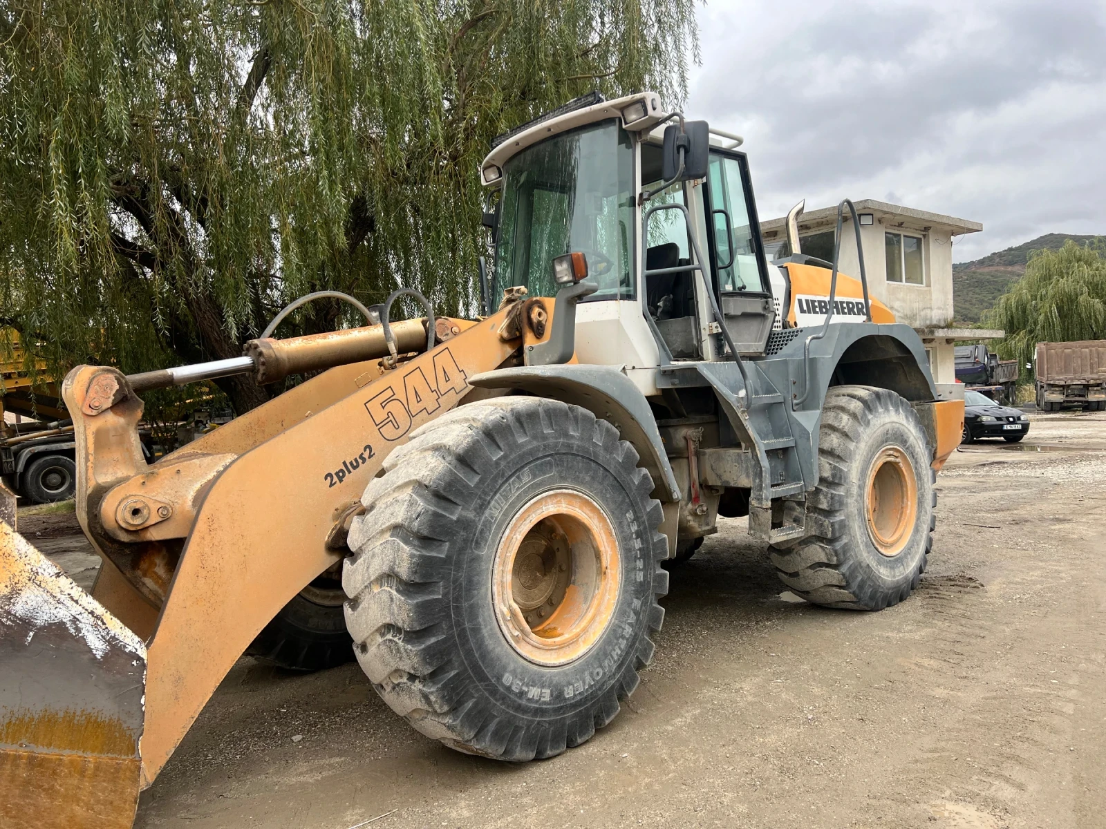 Челен товарач Liebherr 544 - изображение 2 | Auto.bg Челен товарач Liebherr 544 - изображение 2