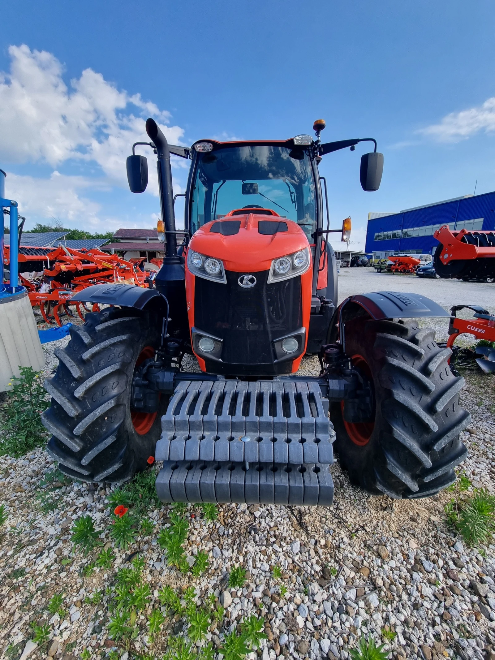 Трактор Kubota M6-141 Utility | Auto.bg — изображение 1 Трактор Kubota M6-141 Utility | Auto.bg — изображение 1