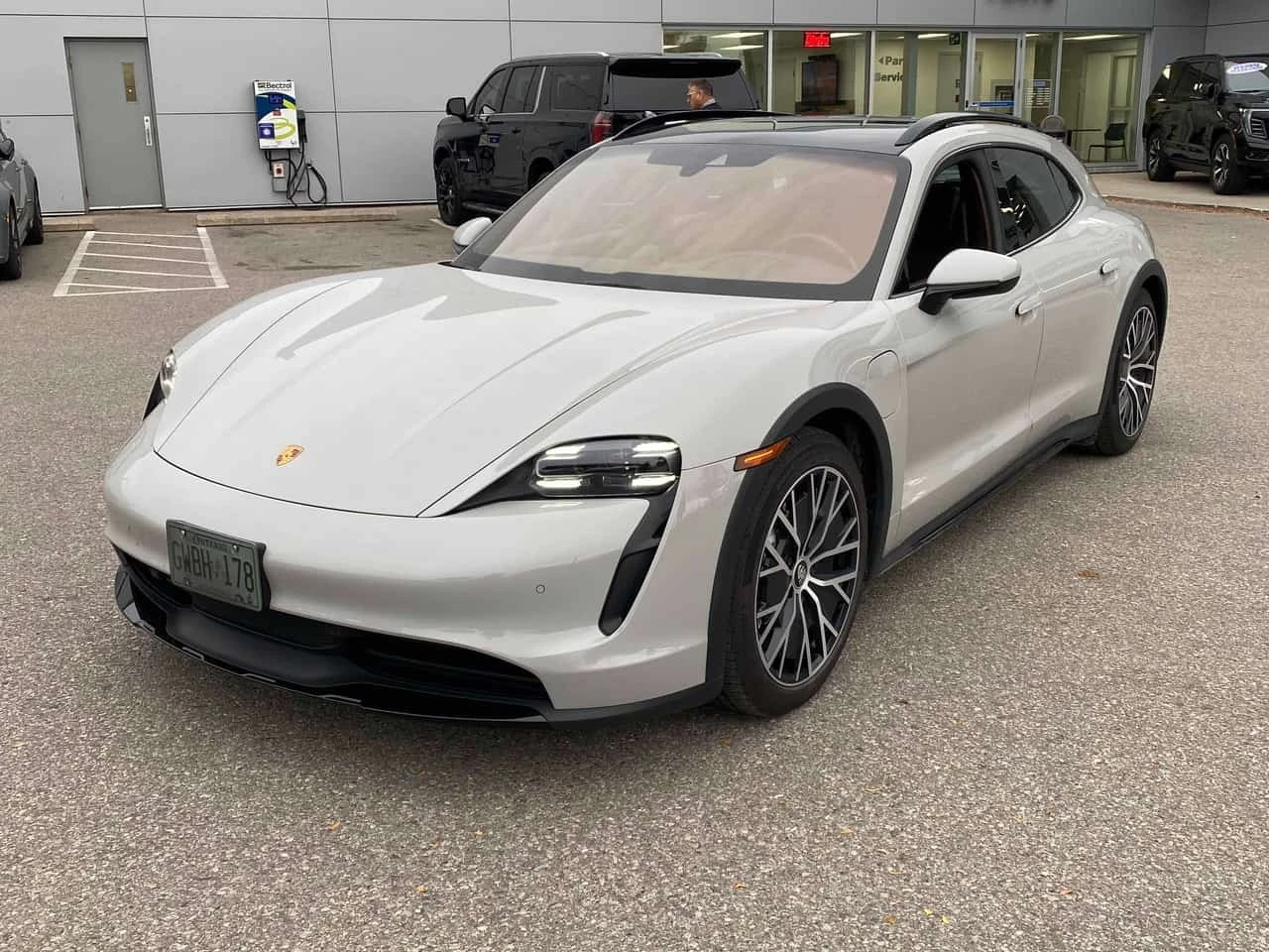 Porsche Taycan 4S | CARFAX | БЕЗ ИНЦИДЕНТИ | Auto.bg — изображение 1 Porsche Taycan 4S | CARFAX | БЕЗ ИНЦИДЕНТИ | Auto.bg — изображение 1