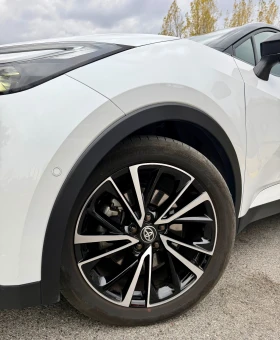 Toyota C-HR Toyota C-HR 2.0 PHEV Premiere Edition, 223 к.с., 2 - 36666 € - 56464385 5 | Car24.bg Toyota C-HR Toyota C-HR 2.0 PHEV Premiere Edition, 223 к.с., 2 - 36666 € - 56464385 5