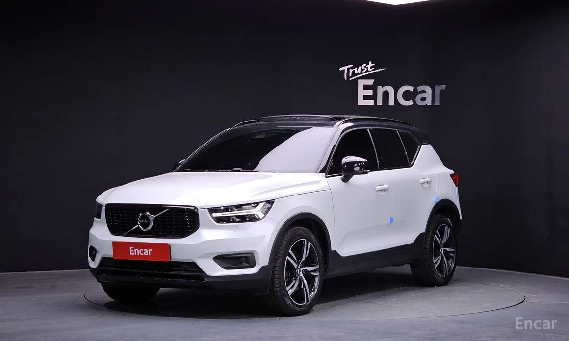 Volvo XC40 * T4* R-DESIGN* КОЖА* ПОДГРЕВ* TOP* | Auto.bg — изображение 1 Volvo XC40 * T4* R-DESIGN* КОЖА* ПОДГРЕВ* TOP* | Auto.bg — изображение 1