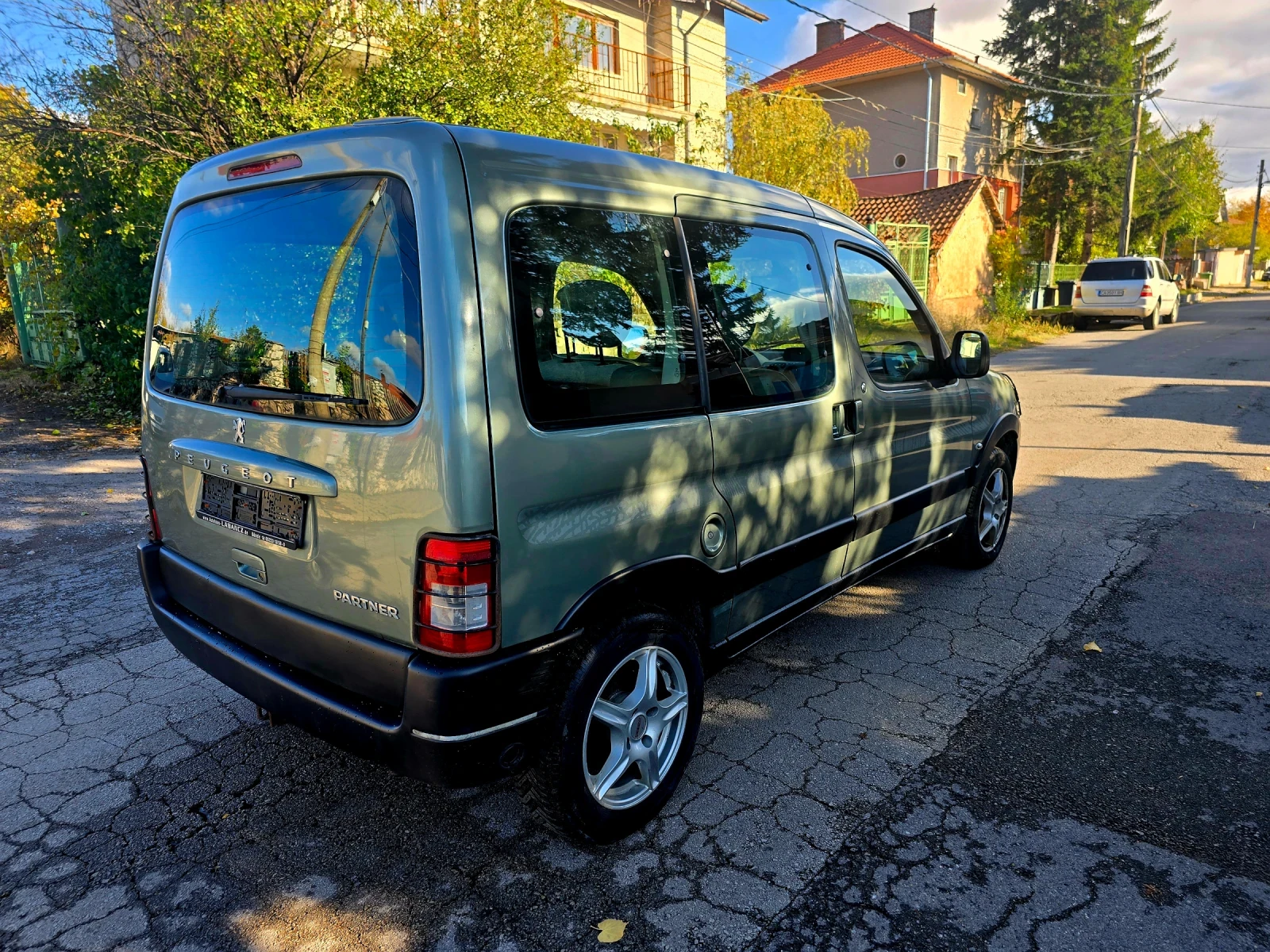 Peugeot Partner 1.6i ГАЗ GERMANY FACE KLIMA - изображение 9 | Auto.bg Peugeot Partner 1.6i ГАЗ GERMANY FACE KLIMA - изображение 9