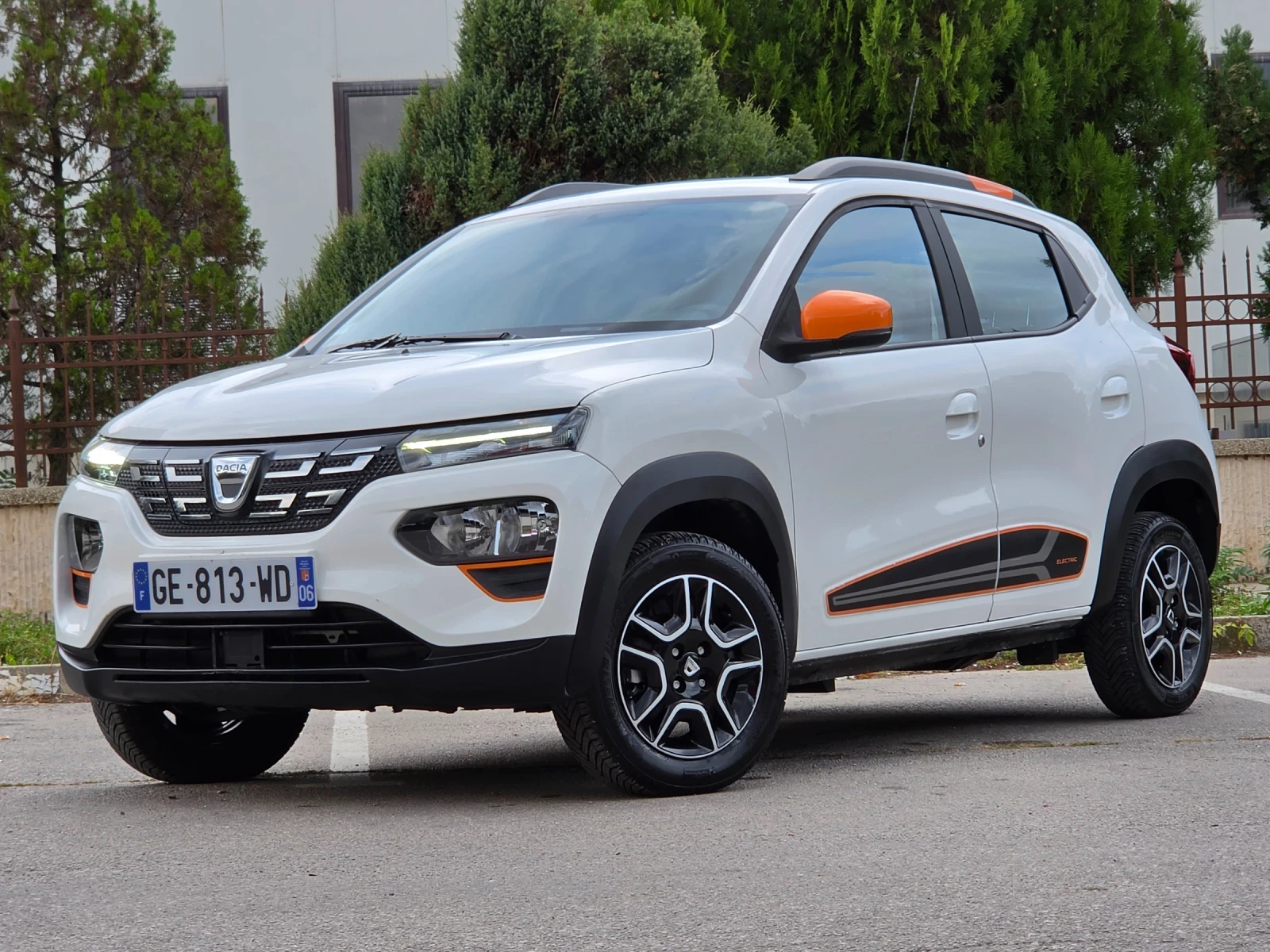 Dacia Spring 33kW Electric * КЛИМАТИК * НАВИ * КОЖА * | Auto.bg — изображение 1 Dacia Spring 33kW Electric * КЛИМАТИК * НАВИ * КОЖА * | Auto.bg — изображение 1