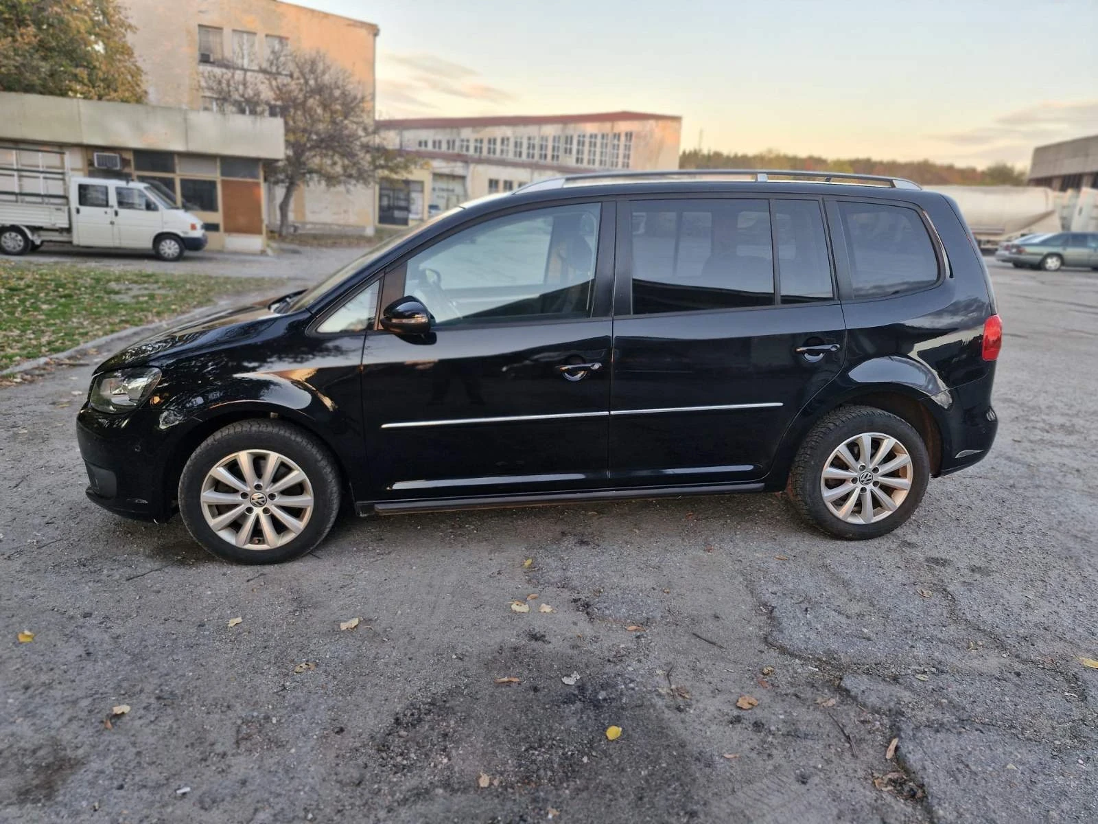 VW Touran 2.0 TDI HIGHLINE - изображение 7 | Auto.bg VW Touran 2.0 TDI HIGHLINE - изображение 7