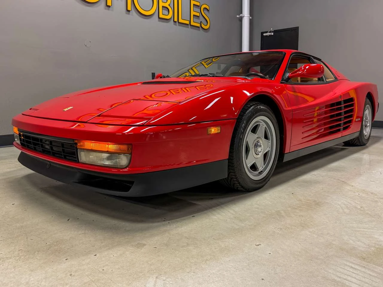 Ferrari Testarossa * 2собственика* пълна история* обслужена* | Auto.bg — изображение 1 Ferrari Testarossa * 2собственика* пълна история* обслужена* | Auto.bg — изображение 1