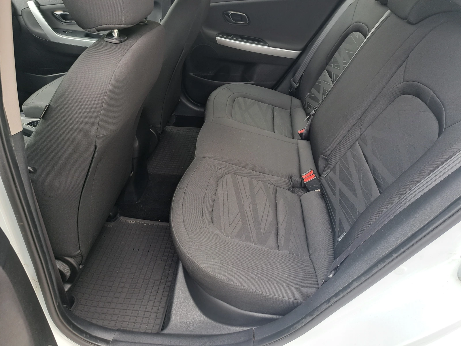 Kia Ceed 1.6CRDI* 2018  FACELIFT* КАТО НОВА* УНИКАТ - изображение 10 | Auto.bg Kia Ceed 1.6CRDI* 2018  FACELIFT* КАТО НОВА* УНИКАТ - изображение 10