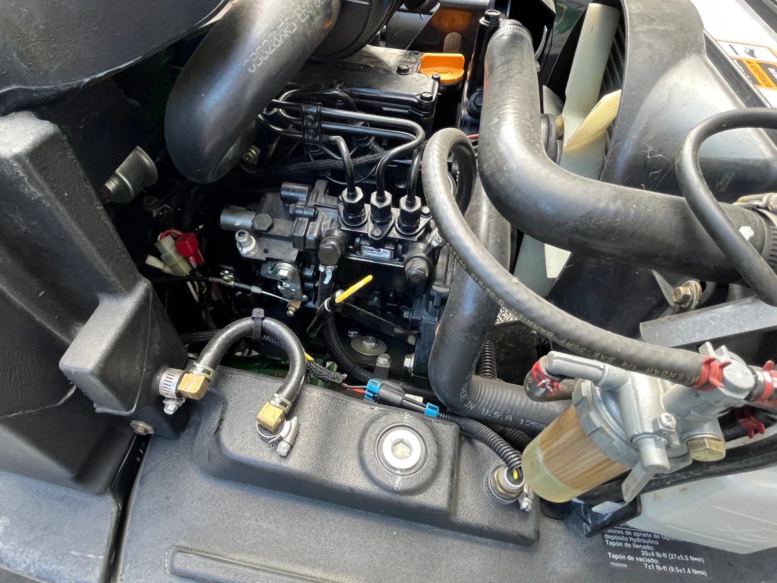 Трактор John Deere 2500Е E-cut Hybrid - изображение 7 | Auto.bg Трактор John Deere 2500Е E-cut Hybrid - изображение 7