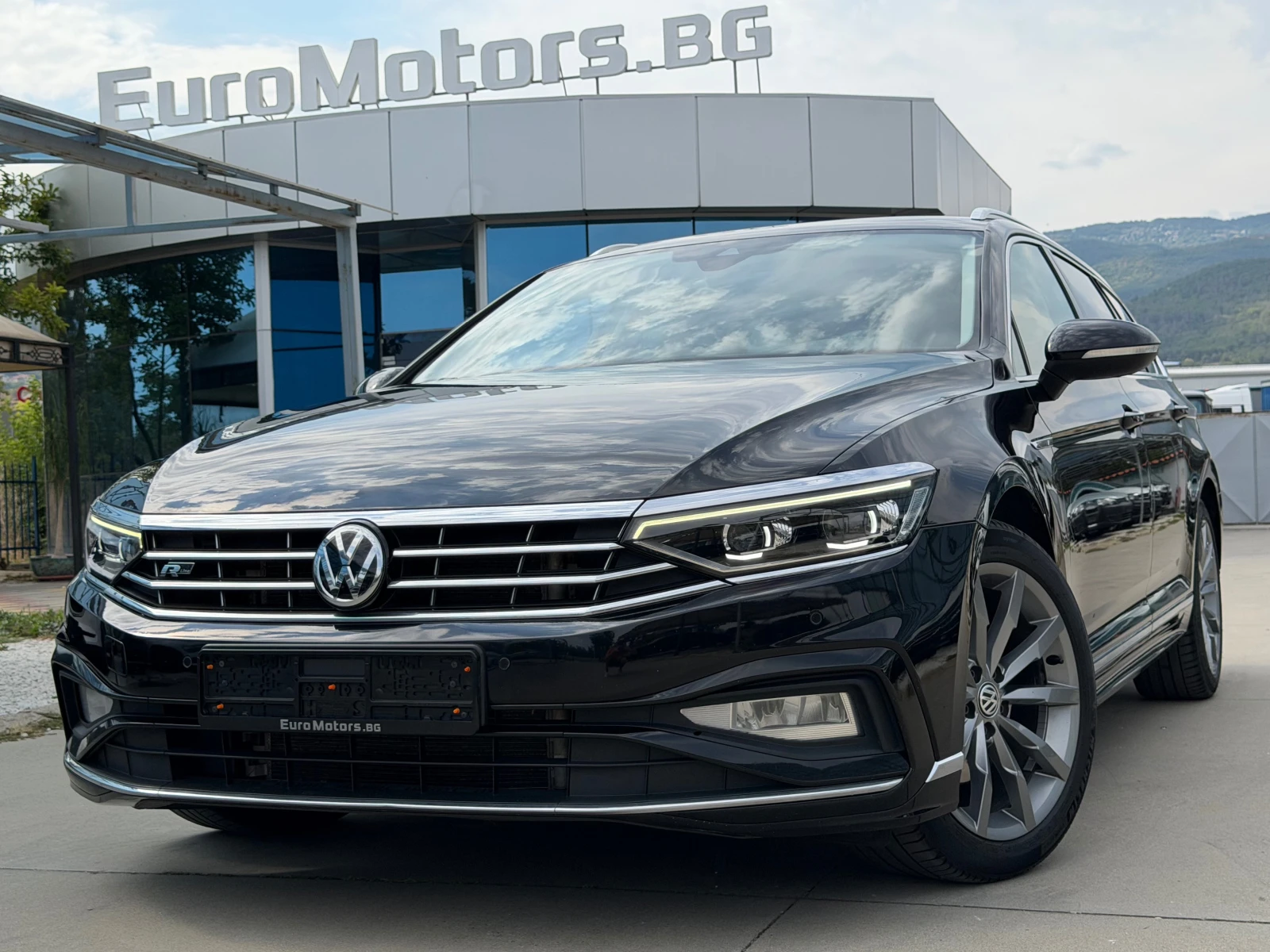 VW Passat 2.0TDI-190ps, 4-MOTION, R LINE, FACE, LED, DISTR, | Auto.bg — изображение 1 VW Passat 2.0TDI-190ps, 4-MOTION, R LINE, FACE, LED, DISTR, | Auto.bg — изображение 1