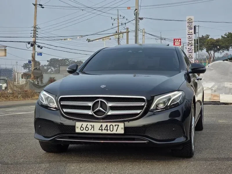 Mercedes-Benz E 220 💎 AVANTGARDE| HEAD UP| ПОДГРЕВ| ШИБЕДАХ - 20333 € - 66886301 1 | Car24.bg Mercedes-Benz E 220 💎 AVANTGARDE| HEAD UP| ПОДГРЕВ| ШИБЕДАХ - 20333 € - 66886301 1