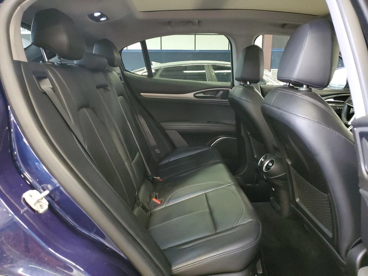 Alfa Romeo Stelvio SPORT* PANORAMA* СТРАХОТНА РАБОТА НА МОТОРА - изображение 10 | Auto.bg Alfa Romeo Stelvio SPORT* PANORAMA* СТРАХОТНА РАБОТА НА МОТОРА - изображение 10