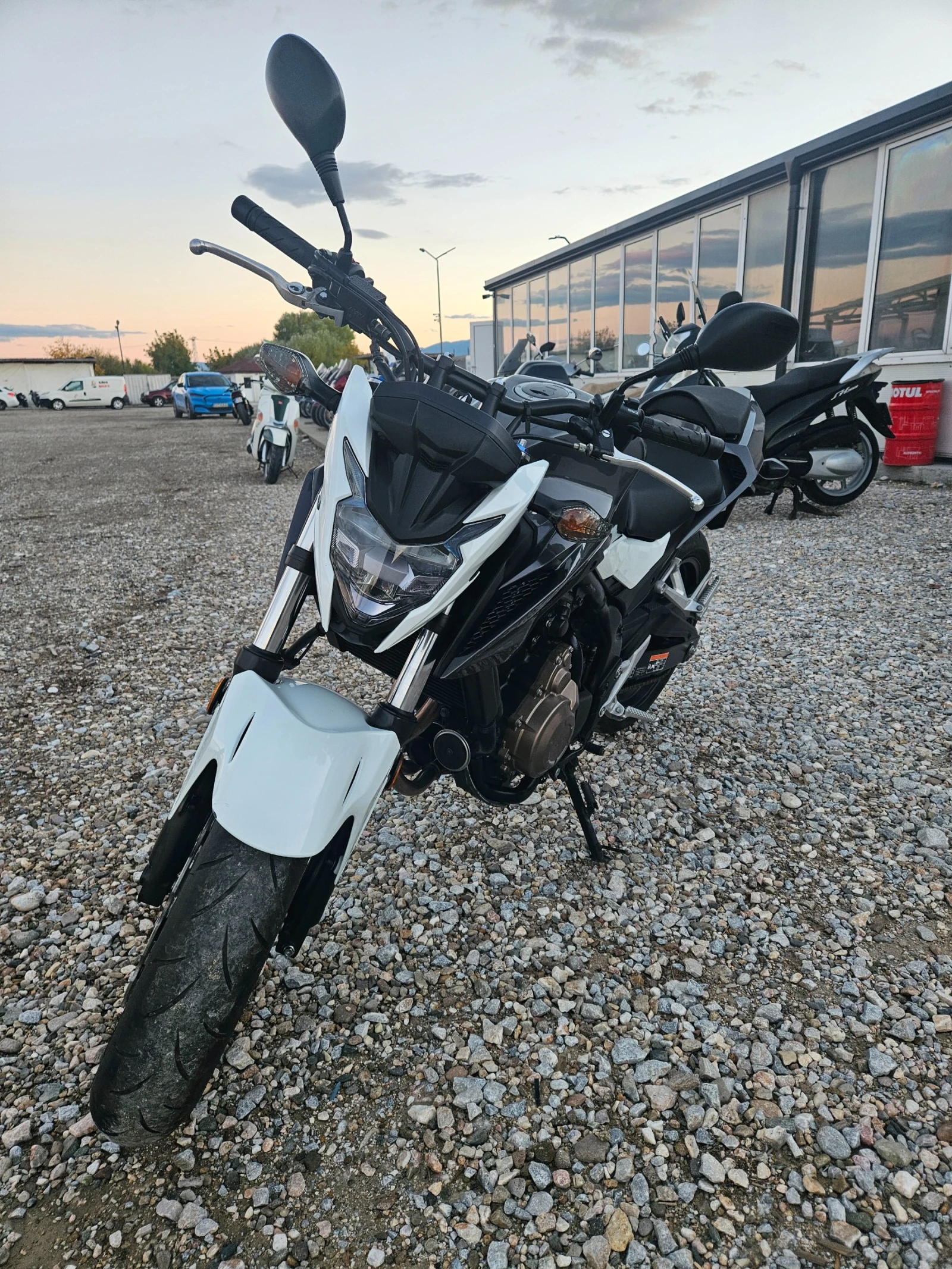 Honda Cb 2бр Лизинг Бартер - изображение 2 | Auto.bg Honda Cb 2бр Лизинг Бартер - изображение 2