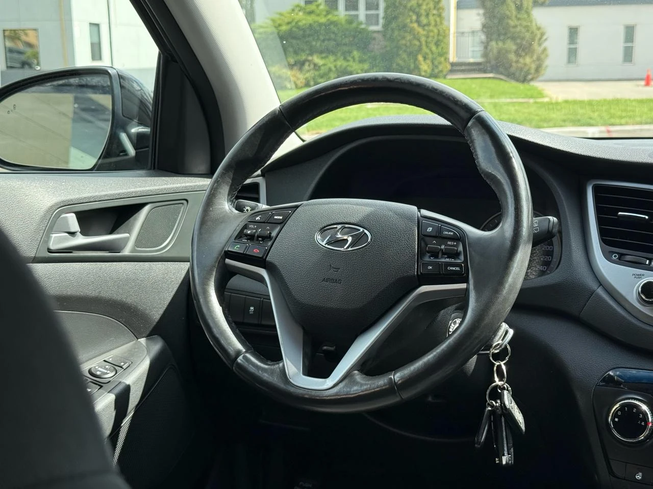 Hyundai Tucson 2.0 / 4x4 / PREMIUM - изображение 7 | Auto.bg Hyundai Tucson 2.0 / 4x4 / PREMIUM - изображение 7