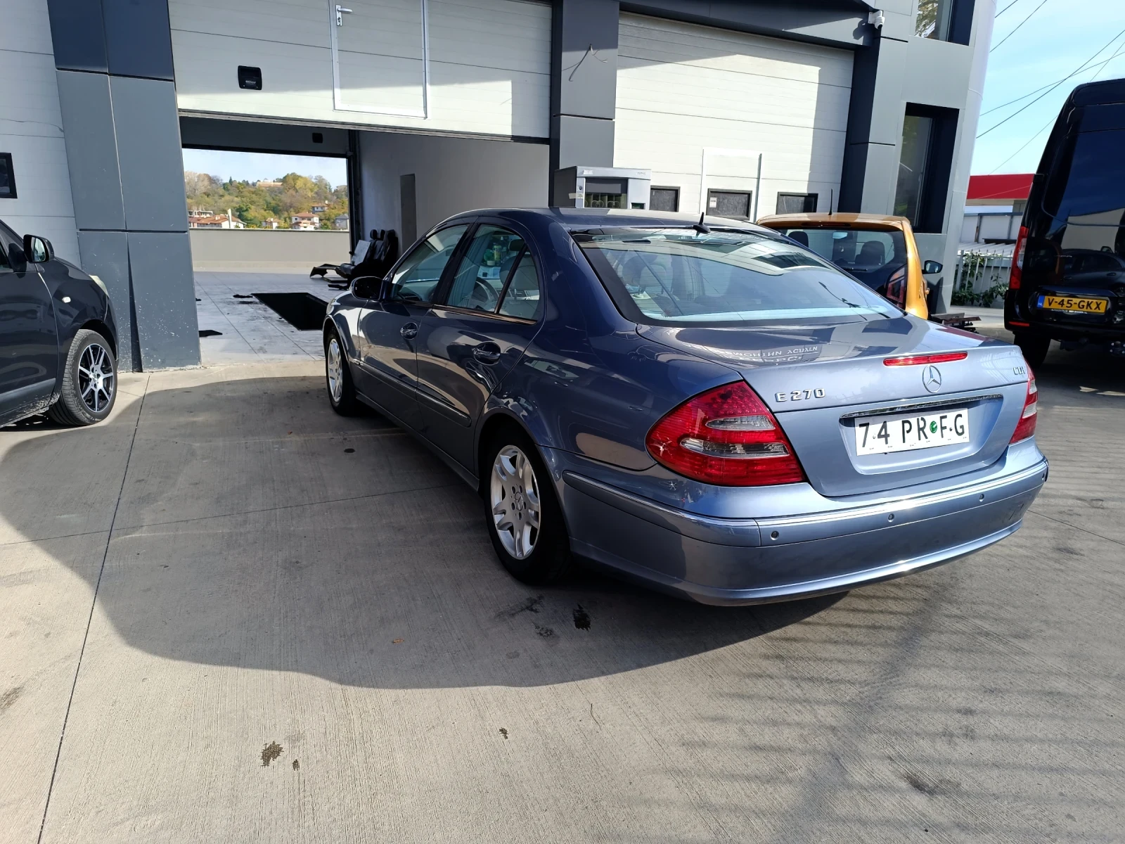 Mercedes-Benz E 270 Avantgarde  - изображение 3 | Auto.bg Mercedes-Benz E 270 Avantgarde  - изображение 3