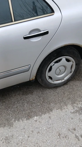 Mercedes-Benz E 250 Turbodiesel - 999 € / 1953.87 лв. - 48941560 3 | Car24.bg Mercedes-Benz E 250 Turbodiesel - 999 € / 1953.87 лв. - 48941560 3