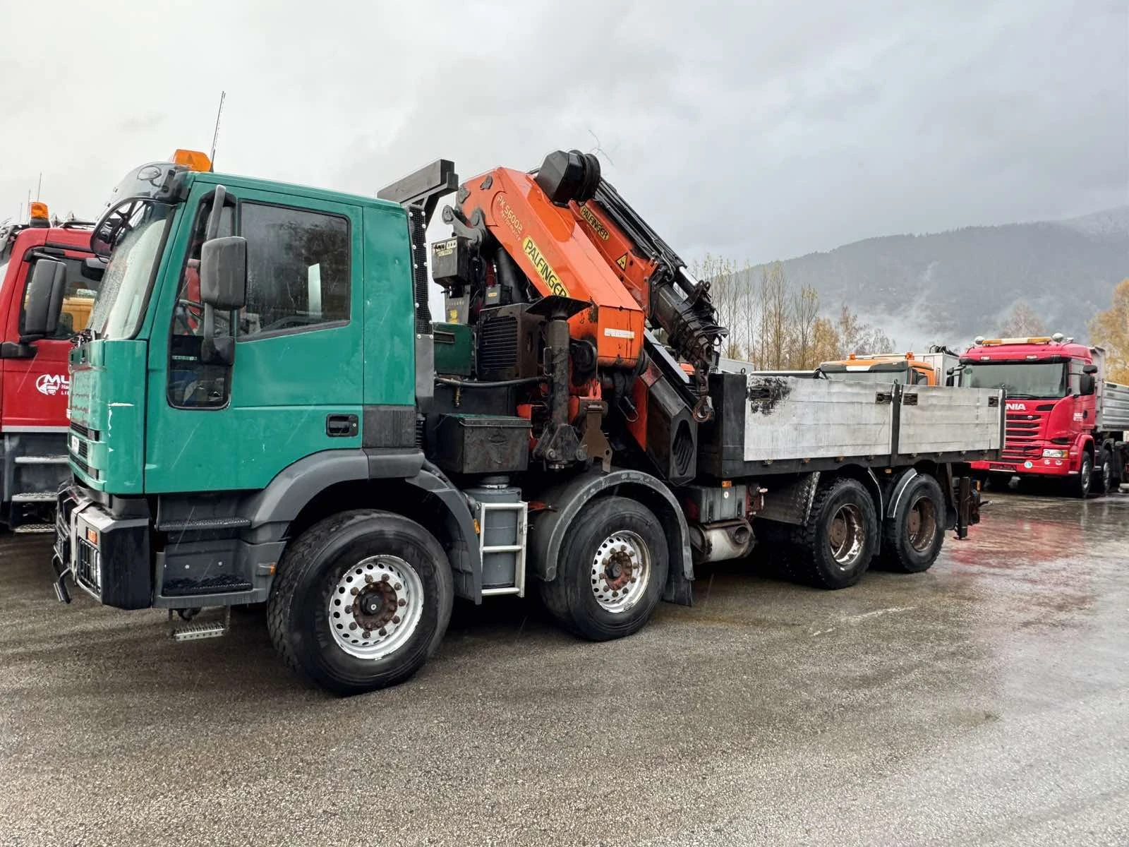 Iveco Trakker 8x4 с кран  - изображение 3 | Auto.bg Iveco Trakker 8x4 с кран  - изображение 3